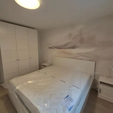 Apartment Goya - Ii - 50m Od Mora, Parking, Balkon S Pogledom