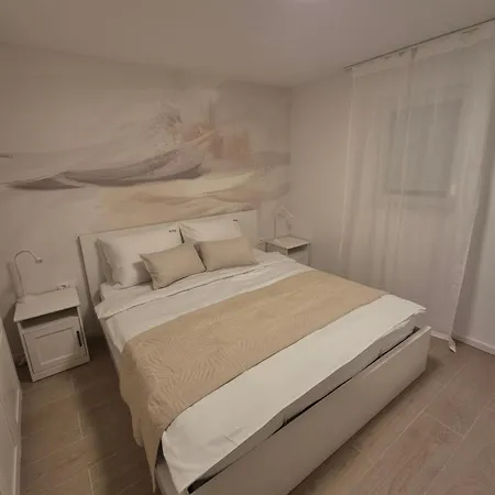 Daire Goya - Ii - 50m Od Mora, Parking, Balkon S Pogledom Selce